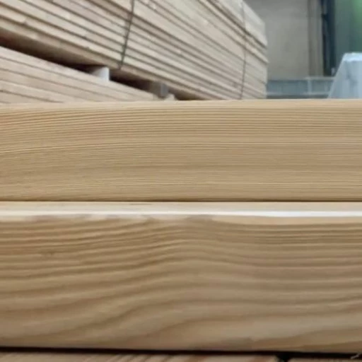 Доска террасная лиственница гладкая 28*120*5000, сорт ВС (0,6м2)